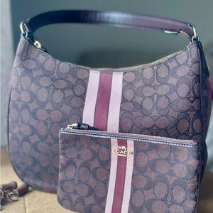 COACH SIGNATURE JACQUARD VARSITY STRIPE HOBO W/Matching Wristlet